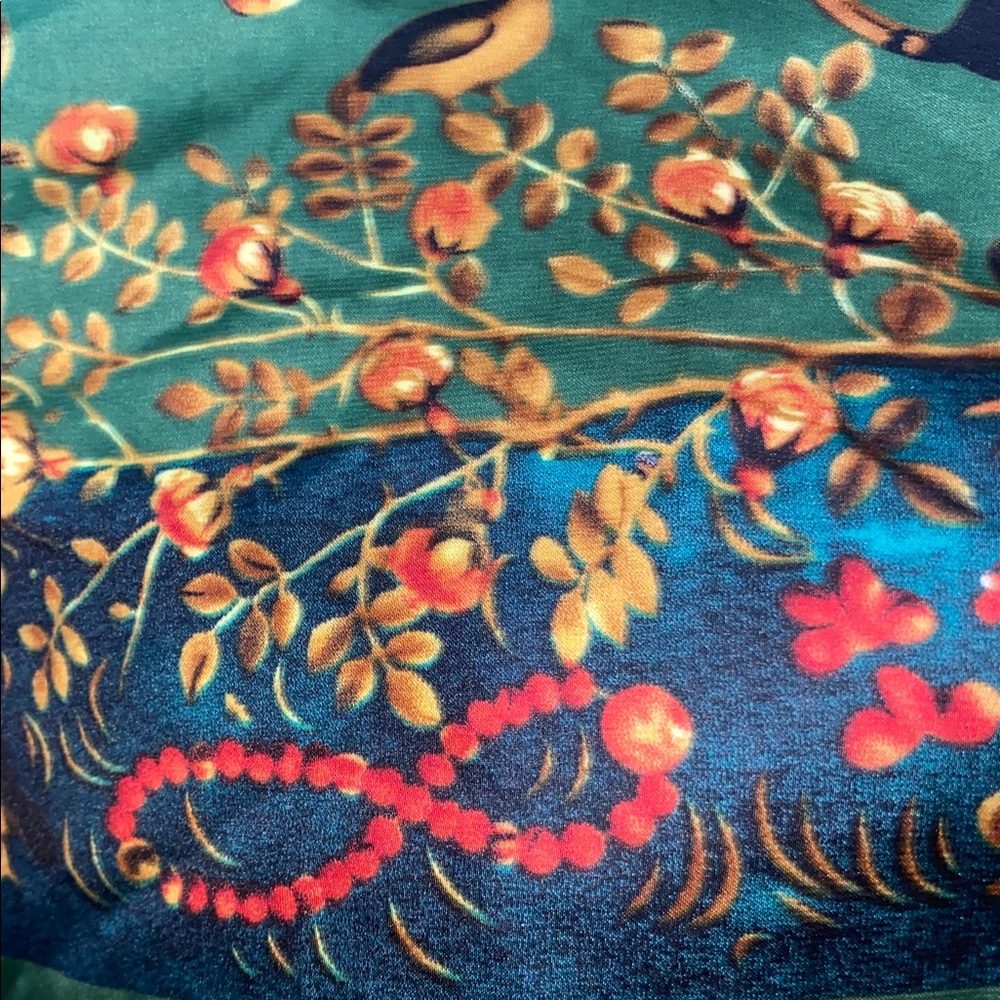 Large Mulberry Silk Scarf 42” Square Jade/Emerald Green Animals/Birds - Picture 6 of 8